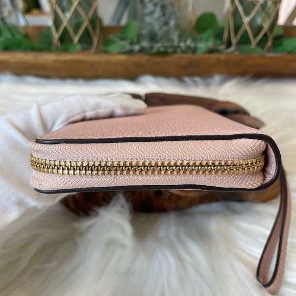 (MT189) NWOT Michael Kors Hayes Multifunction Studded Phone Case/Wallet - Picture 6 of 11